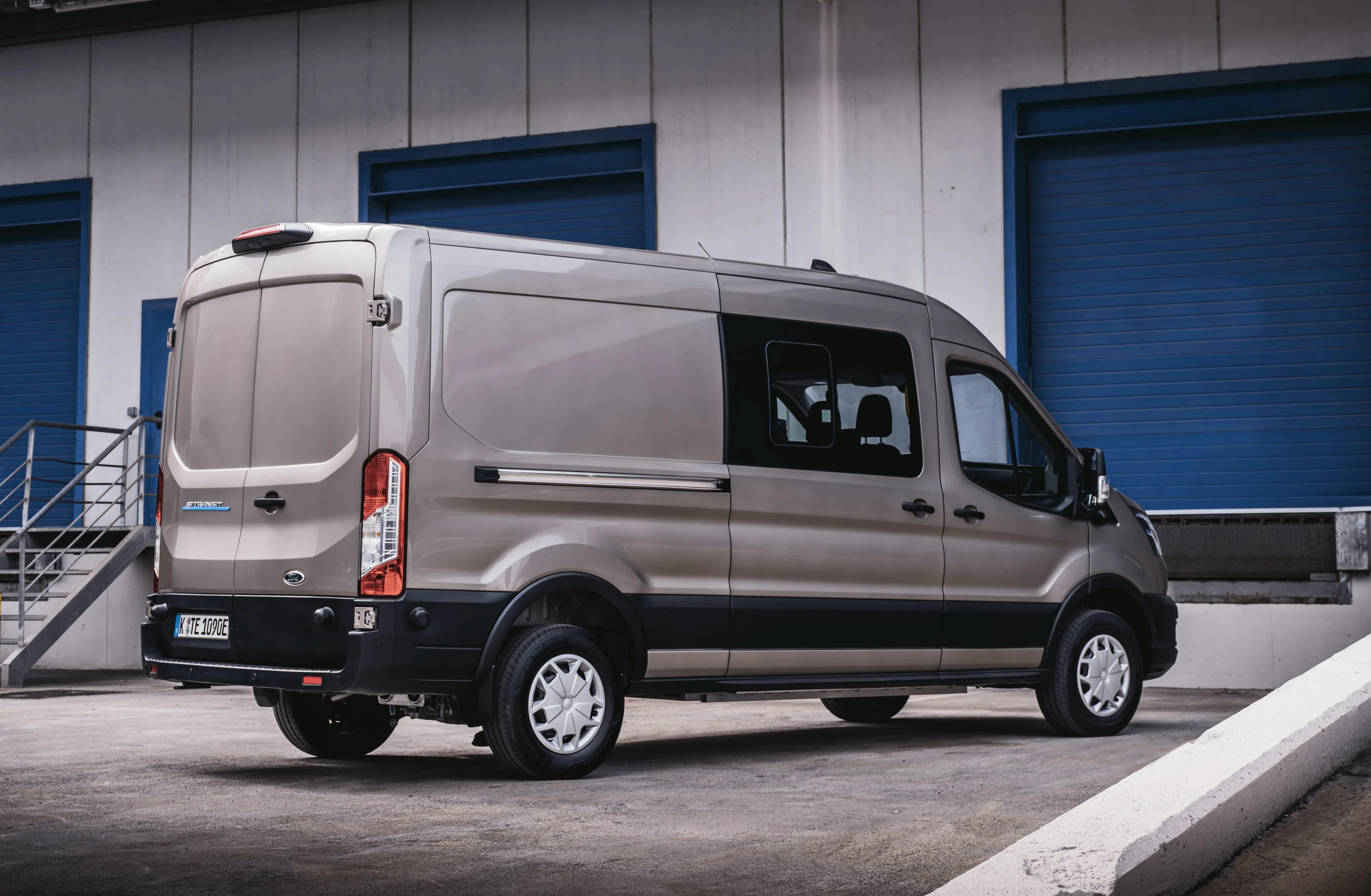 Vendez votre Ford TRANSIT au meilleur prix en Suisse Ford TRANSIT d'occasion - Vendez votre voiture en Suisse | CompriamoAuto.ch